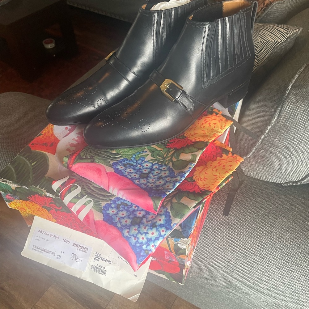 Gucci worsh black leather Chelsea ankle boots - Picture 5 of 6